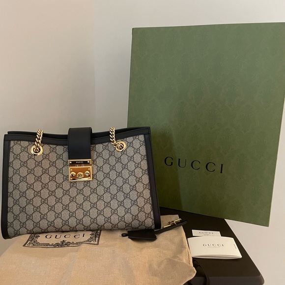Gucci Handbags - Authentic Gucci GG Supreme Medium Shoulder Bag